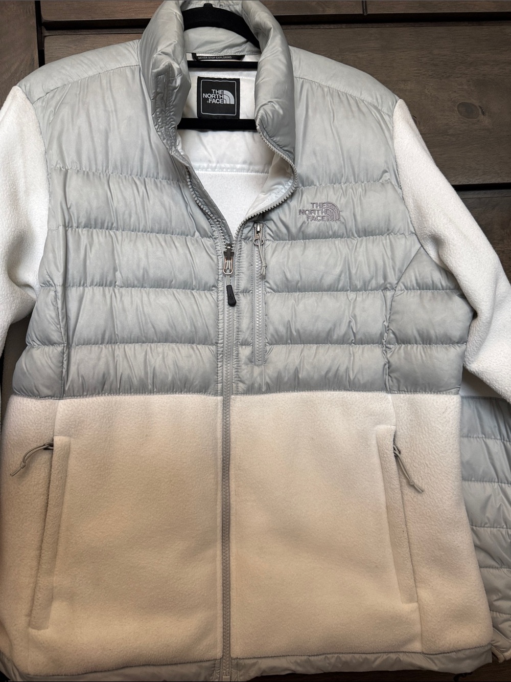 The North Face Women's Two-Tone Light Gray & White Puffer Fleece Jacket Size XL